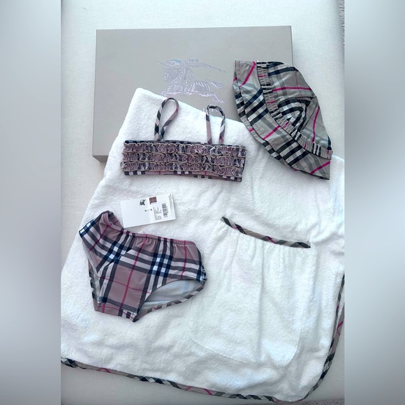 Burberry baby 12 months bikini, cap and beach towel - Picture 1 of 1